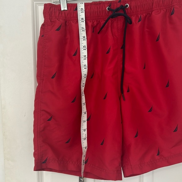 Nautica 8” quick dry sailboat print Swim Trunks shorts size medium maroon blue - Picture 5 of 7